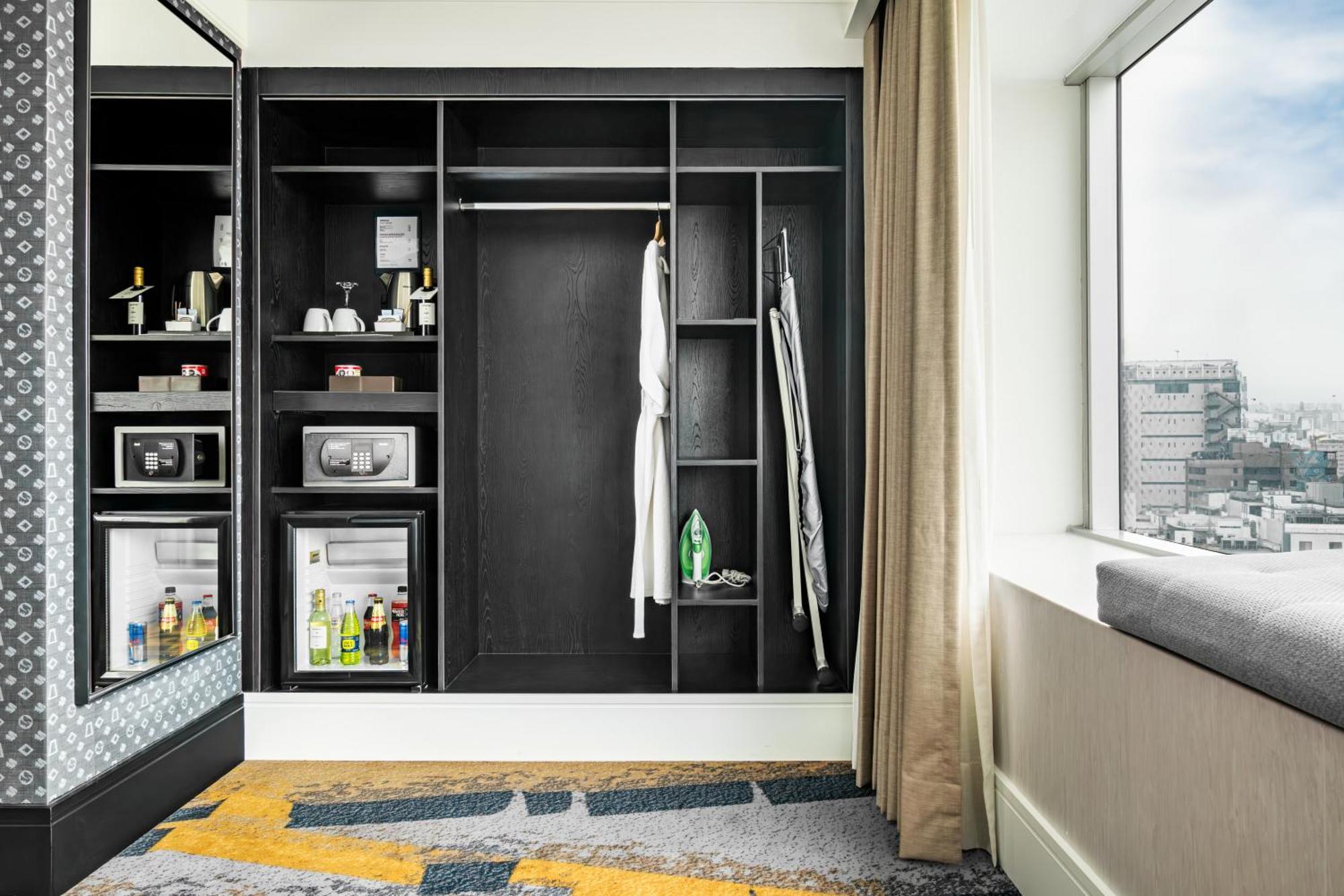 Casa Andina Premium Miraflores Lima Exterior photo A walk-in closet