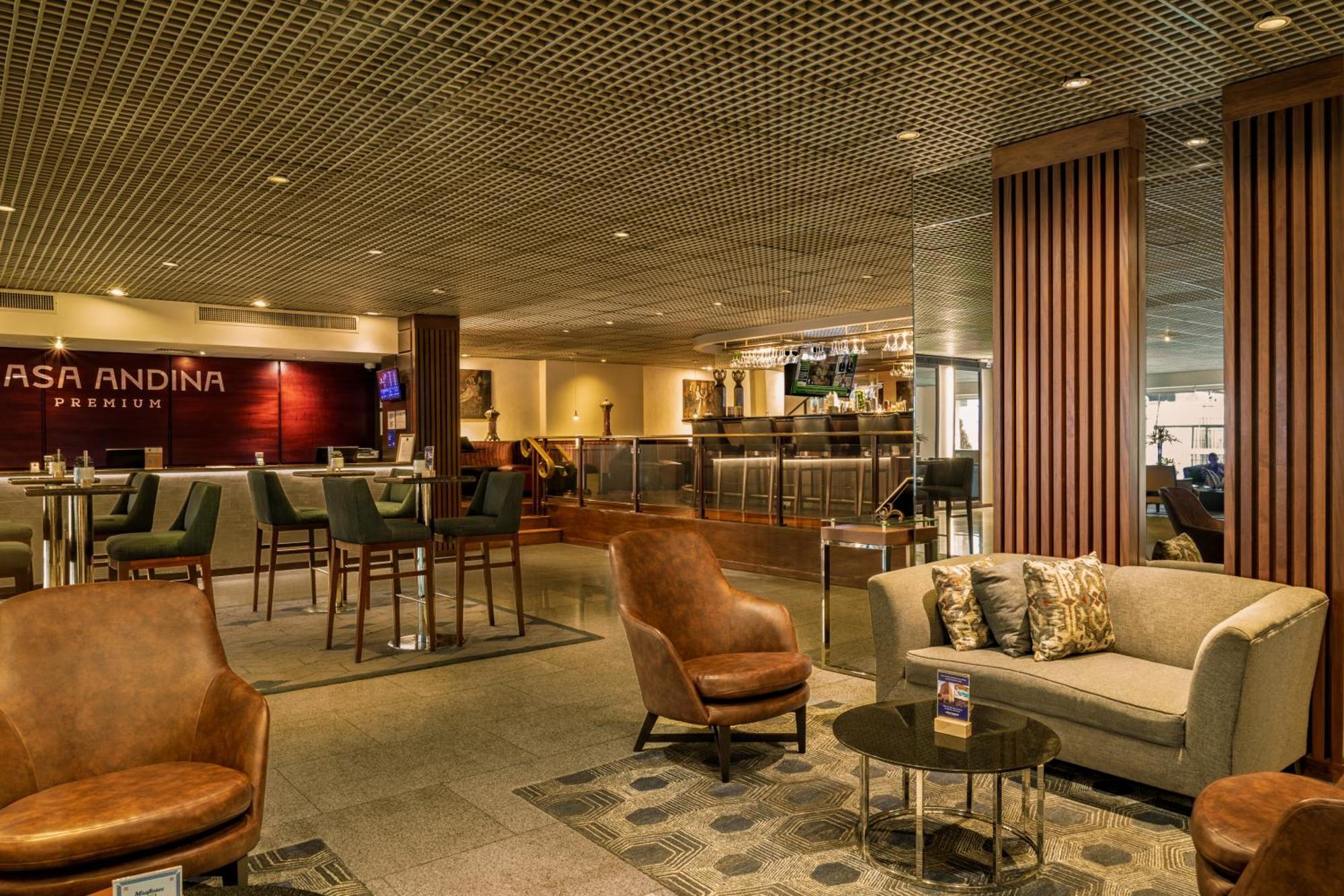 Casa Andina Premium Miraflores Lima Exterior photo The Andina Premium Lounge at Santiago Airport