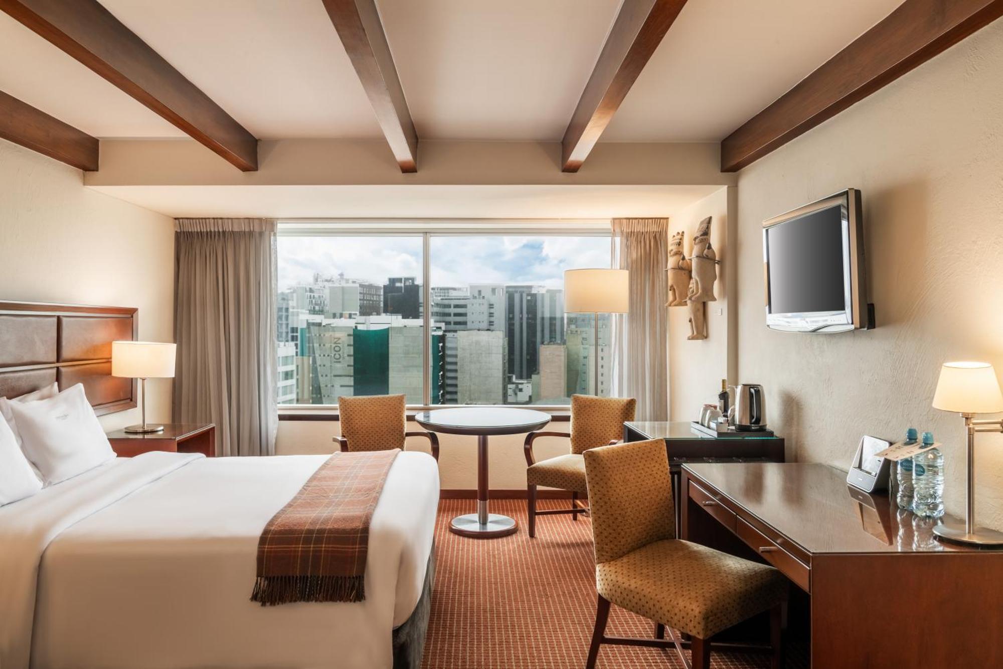 Casa Andina Premium Miraflores Lima Exterior photo A guest room at the Four Seasons Hotel, Lima